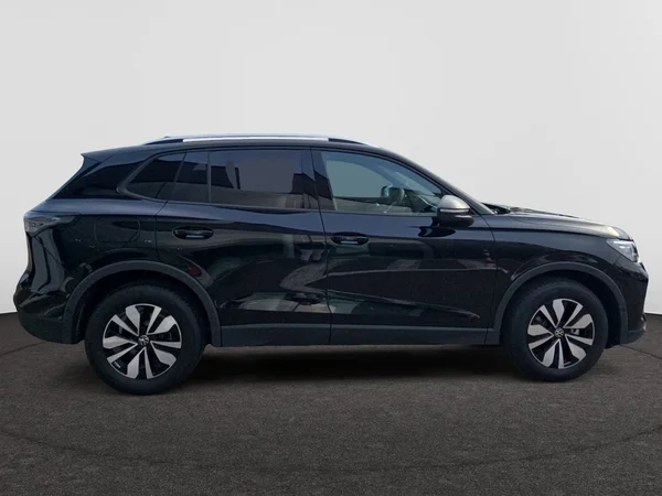 VOLKSWAGEN Tiguan (2026) — foto 10 van 24