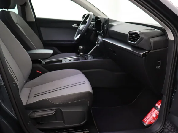 SEAT Leon (2023) — foto 3 van 27