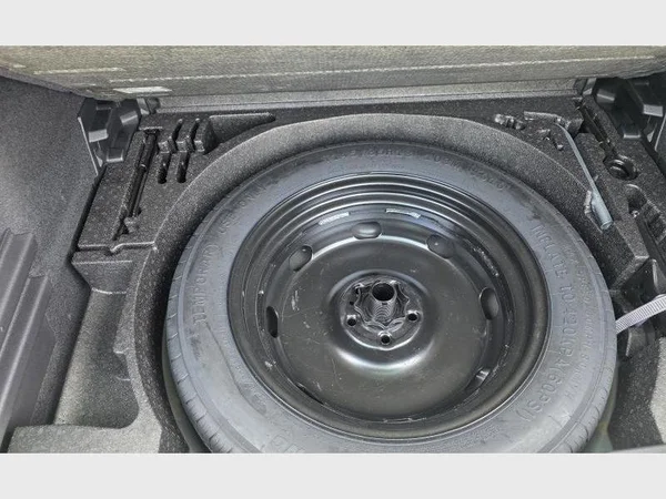 Volkswagen Tiguan (2024) — foto 11 van 28