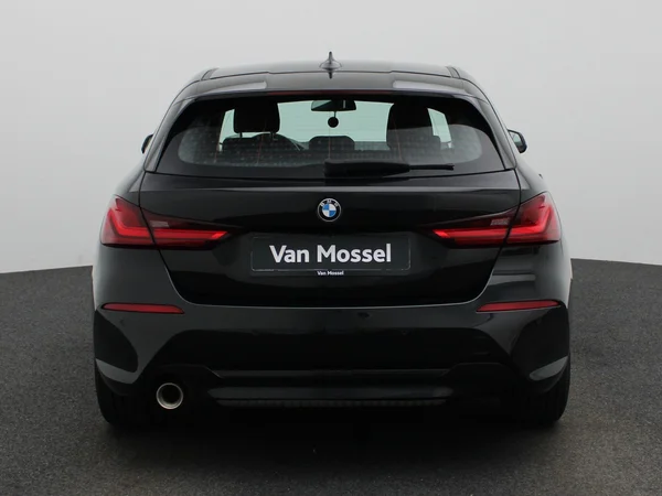 BMW 1 Reeks (2022) — foto 35 van 39