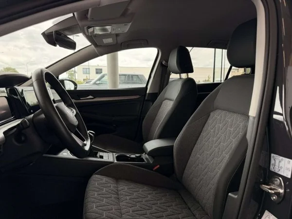 Volkswagen Golf (2024) — foto 22 van 23