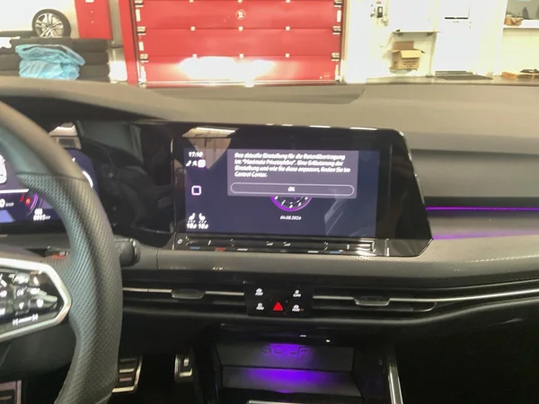 VOLKSWAGEN Golf VIII GTI (2024) — foto 4 van 20