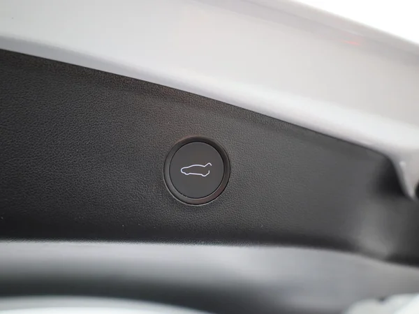 Tesla Model 3 (2022) — foto 3 van 40