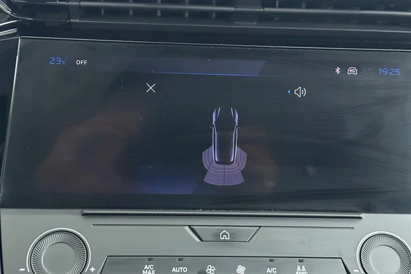 Peugeot 308 PHEV (2024) — foto 11 van 31