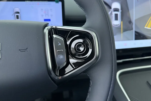 GEELY Starray EM-i (PHEV) (2026) — foto 8 van 17