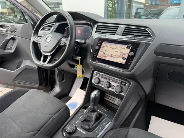 Volkswagen Tiguan (2019) — foto 2 van 24