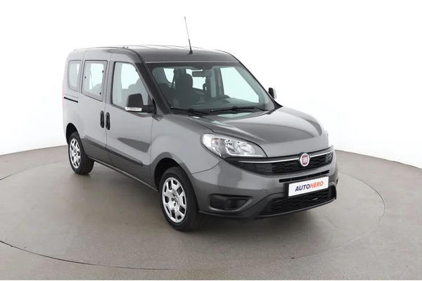 Fiat Doblo (2018) — foto 14 van 16