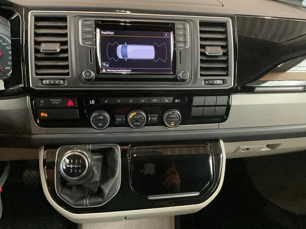 VOLKSWAGEN Multivan T6 Dsl (2018) — foto 3 van 22