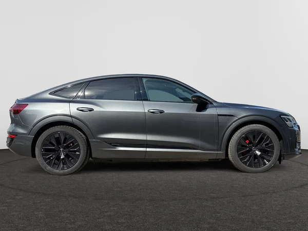 AUDI Q8 e-tron Sportback (2025) — foto 22 van 26