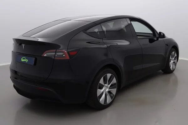 Tesla Model 3 (2023) — foto 26 van 30