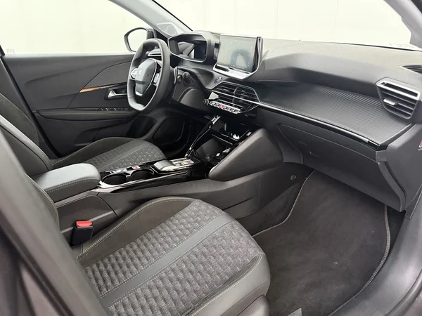 PEUGEOT 208 (2022) — foto 4 van 26