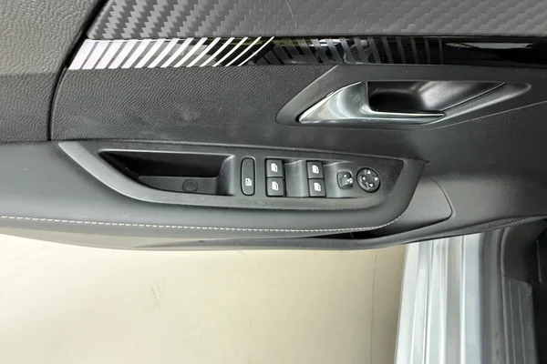 Peugeot 208 (2025) — foto 8 van 16
