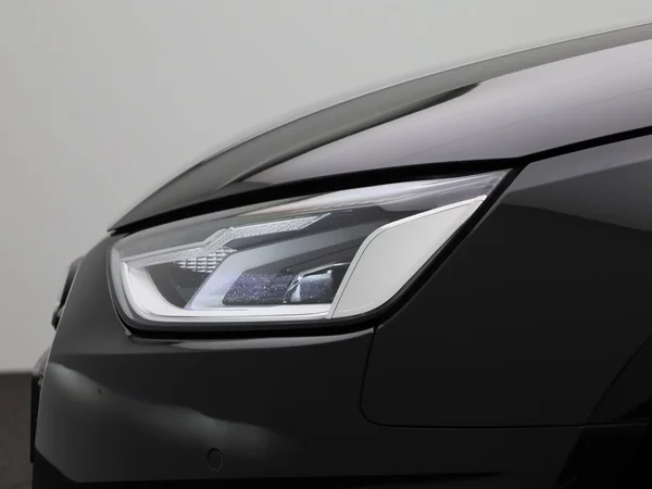 Audi A4 (2023) — foto 10 van 42