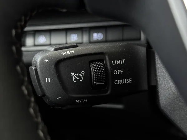 PEUGEOT 3008 (2022) — foto 9 van 30