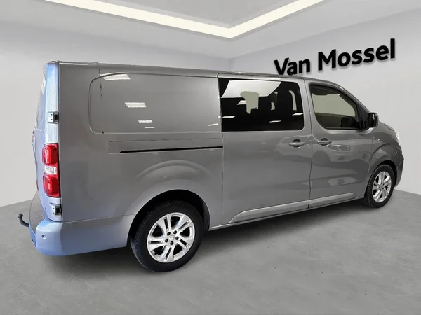 Opel Vivaro (2020) — foto 9 van 16
