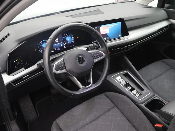 Volkswagen Golf (2022) — foto 9 van 25