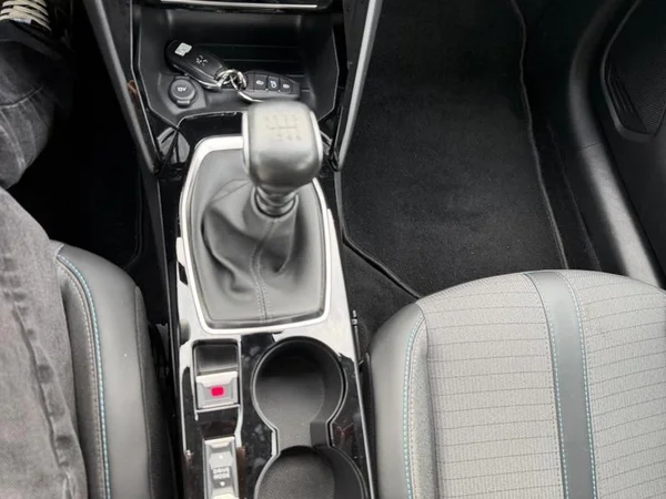 PEUGEOT 208 Dsl (2020) — foto 24 van 31