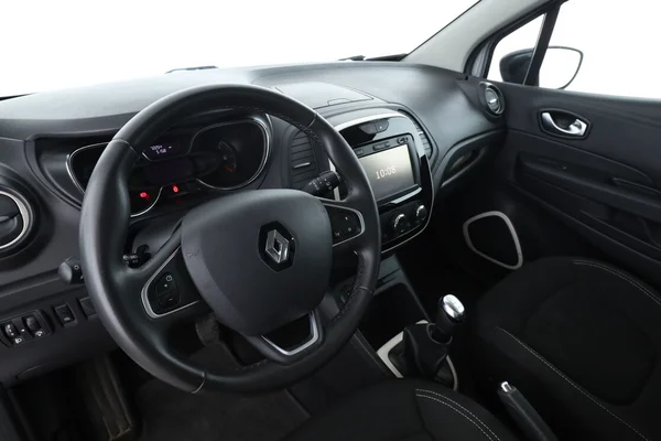Renault Captur (2018) — foto 2 van 16