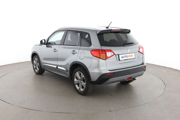 Suzuki Vitara (2018) — foto 10 van 16