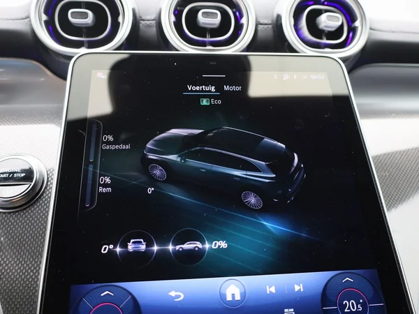 Mercedes-Benz GLC (2025) — foto 22 van 48