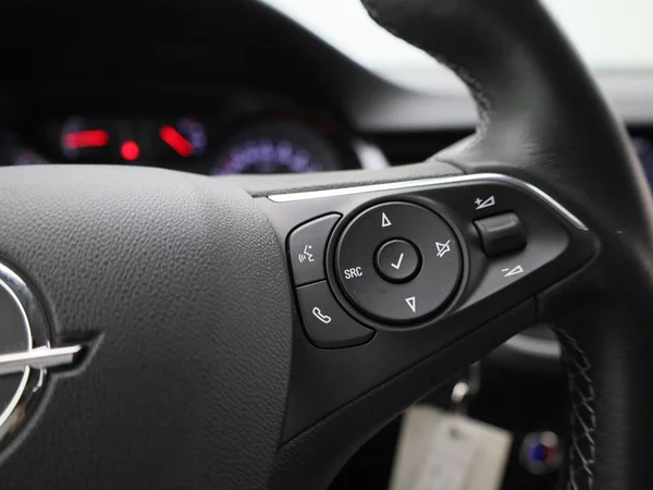 Opel Crossland (2022) — foto 10 van 31