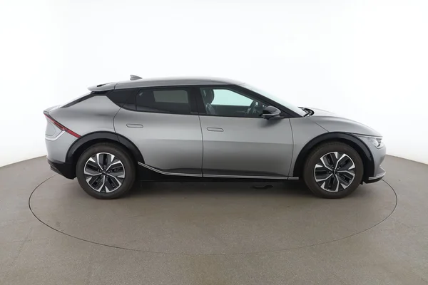 Kia EV6 (2023) — foto 14 van 17