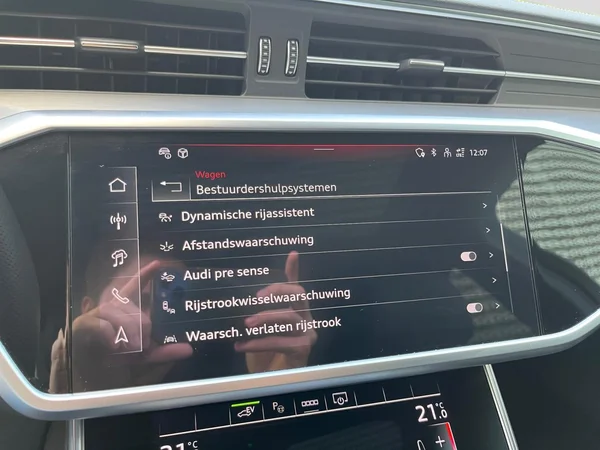 AUDI A6 Avant PHEV (2025) — foto 10 van 24