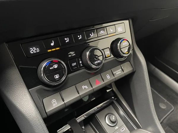 SKODA Karoq (2025) — foto 15 van 15