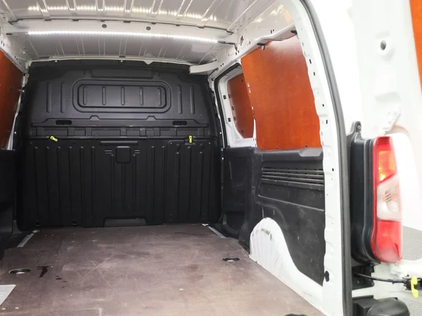 Opel Combo (2022) — foto 10 van 39