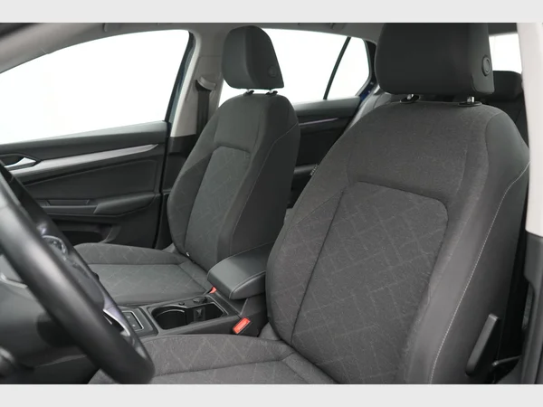VOLKSWAGEN Golf VIII (2023) — foto 11 van 30