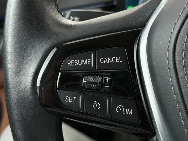 BMW 520 (2022) — foto 9 van 35