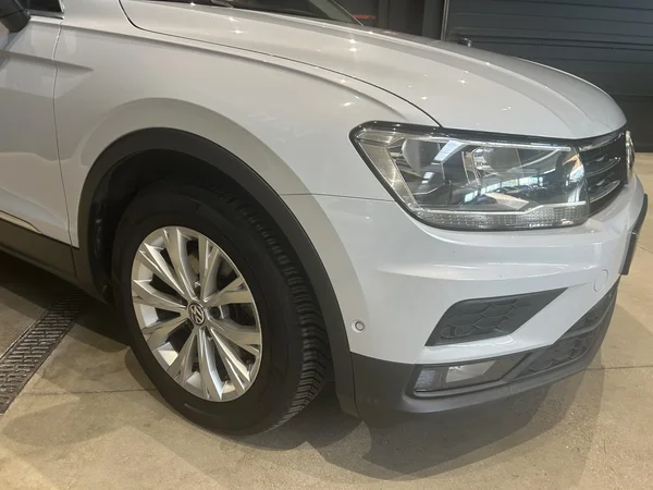 Volkswagen Tiguan (2018) — foto 15 van 19