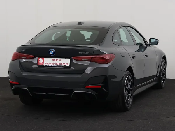 BMW i4 (2024) — foto 23 van 31