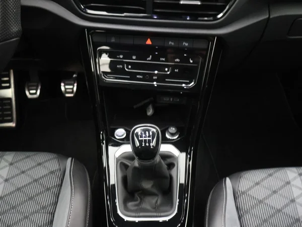 VOLKSWAGEN T-Roc (2023) — foto 14 van 26