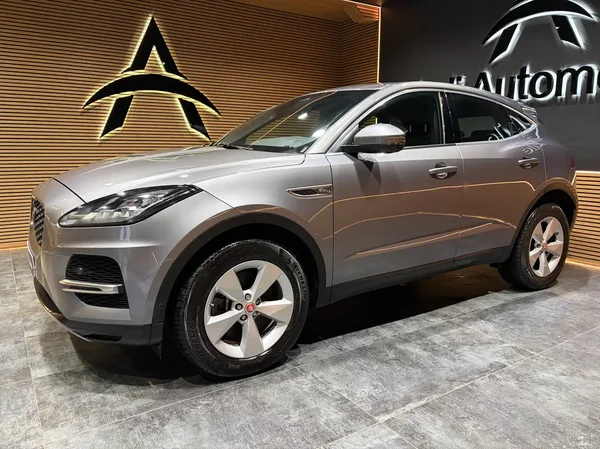 Jaguar E-Pace (2021) — foto 18 van 26