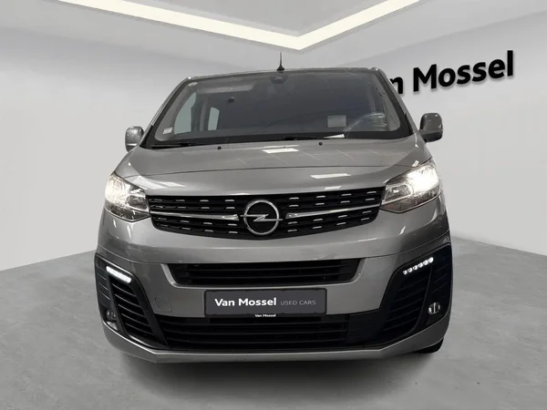 Opel Vivaro (2020) — foto 12 van 16