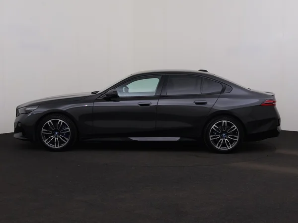 BMW i5 (2024) — foto 12 van 35
