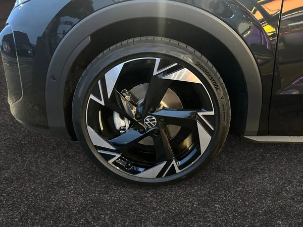 VOLKSWAGEN T-Roc (2025) — foto 4 van 12