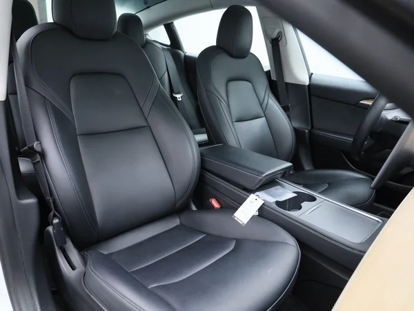 Tesla Model 3 (2022) — foto 31 van 40