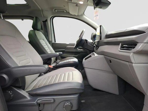 VOLKSWAGEN Transporter T7 32 Caravelle Lwb (2026) — foto 3 van 24