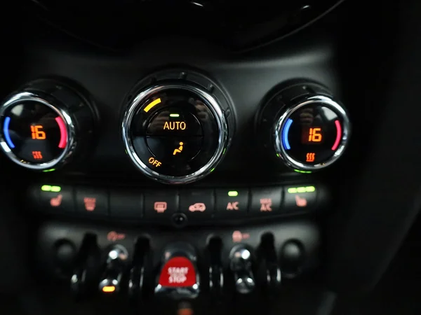 MINI One (2021) — foto 9 van 39
