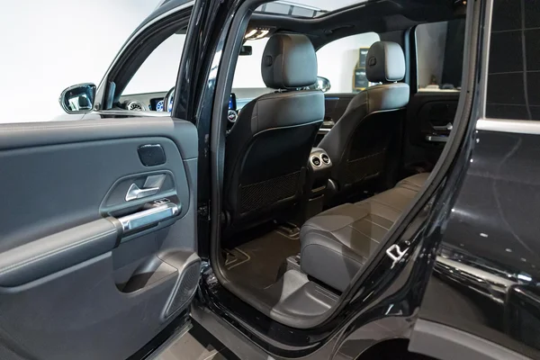 Mercedes-Benz EQB (2025) — foto 8 van 37