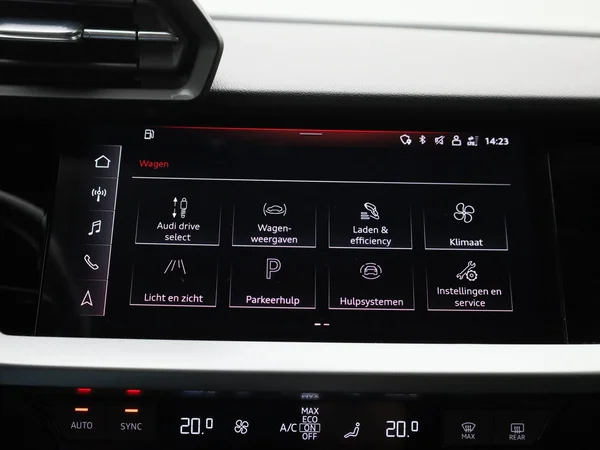 Audi A3 (2022) — foto 22 van 43