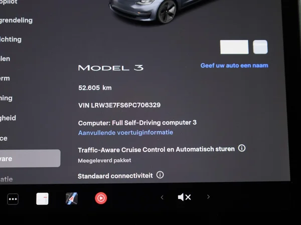 Tesla Model 3 (2022) — foto 18 van 47
