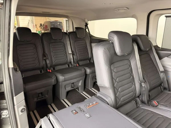 Ford Tourneo Custom — foto 4 van 24