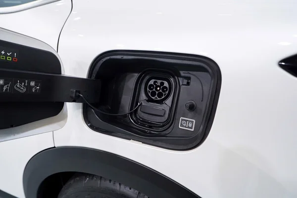 Citroen E-C4 X (2023) — foto 3 van 50