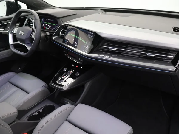 AUDI Q4 Sportback e-tron (2023) — foto 30 van 30