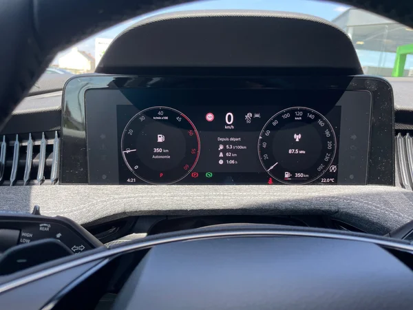 SKODA Superb (2024) — foto 18 van 20