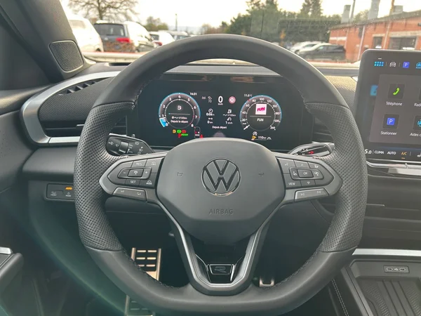 VOLKSWAGEN T-Roc (2026) — foto 3 van 14