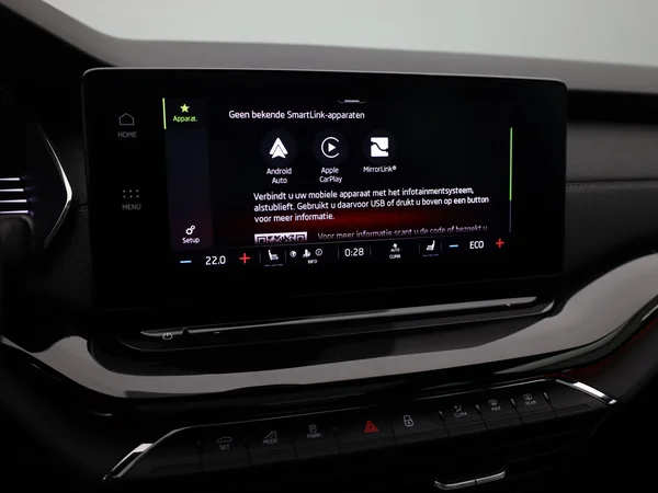 SKODA Octavia Combi (2024) — foto 2 van 22